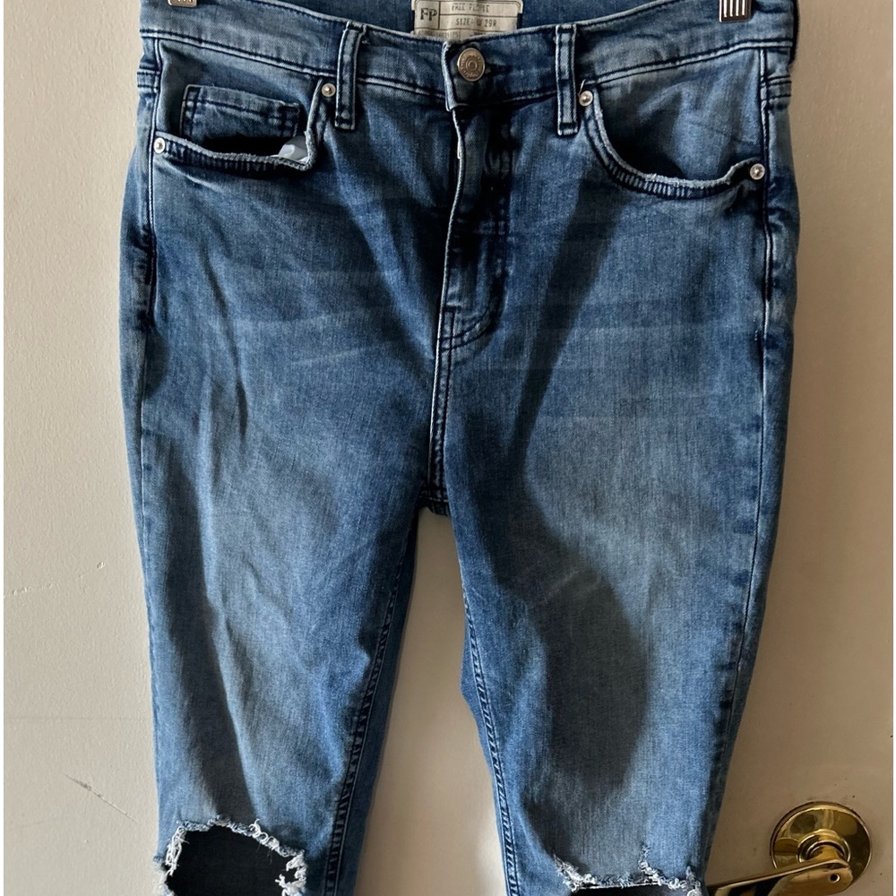 Free people jeans distressed size 29